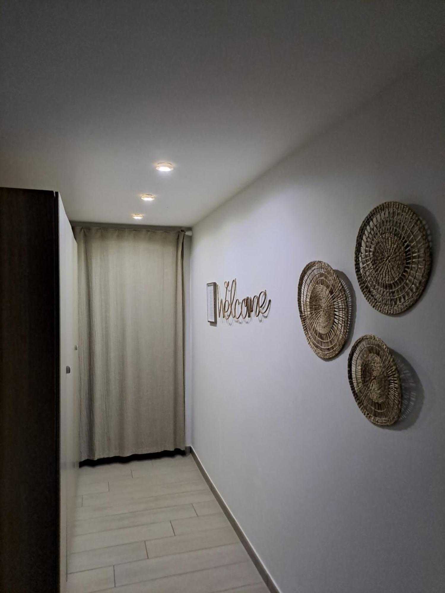 Fiumicino Airport Sunflower Room Exterior foto